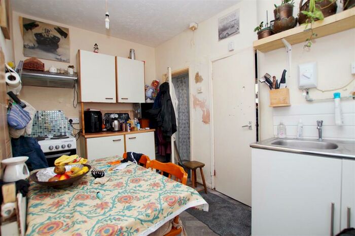 4 Bedroom Terraced House For Sale In Groundwell Road, Town Centre, Swindon, SN1