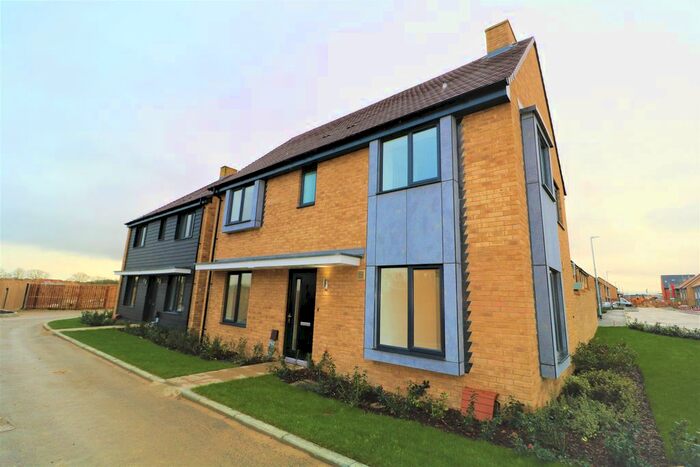 3 Bedroom Detached House To Rent In Cornfield Lane, Ashford TN25