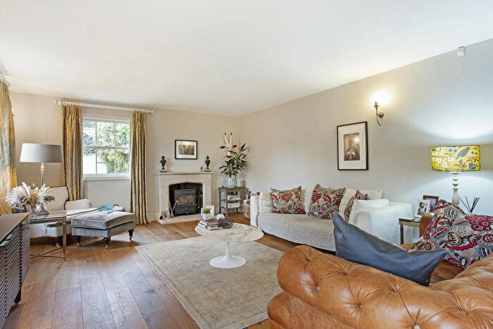 5 Bedroom Detached House For Sale In Beenhams Heath, Reading, RG10