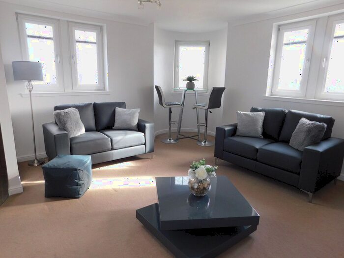 2 Bedroom Flat To Rent In Eagles View, Livingston, EH54