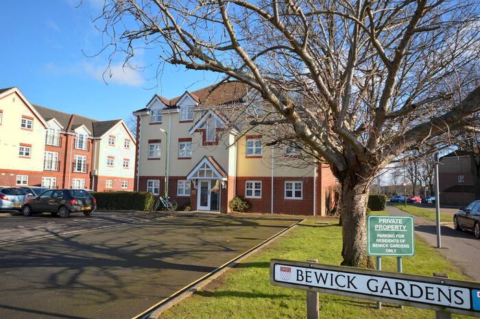 2 Bedroom Flat To Rent In Bewick Gardens, Chichester, West Sussex, PO19