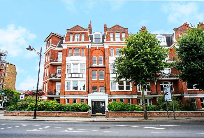 3 Bedroom Flat To Rent In Castelnau Mansions, Barnes, SW13