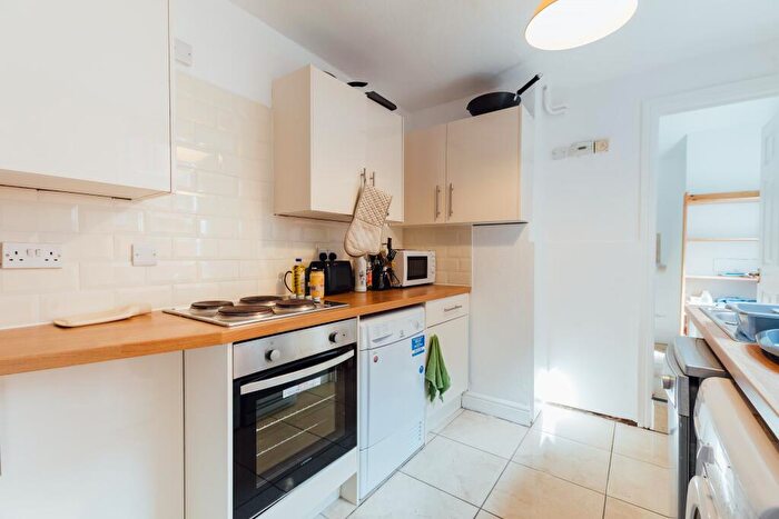 4 Bedroom Terraced House To Rent In Bedford Street, - Bed, LN1