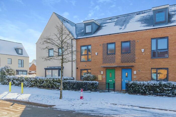 3 Bedroom Town House To Rent In Fen Street, Brooklands, MK10