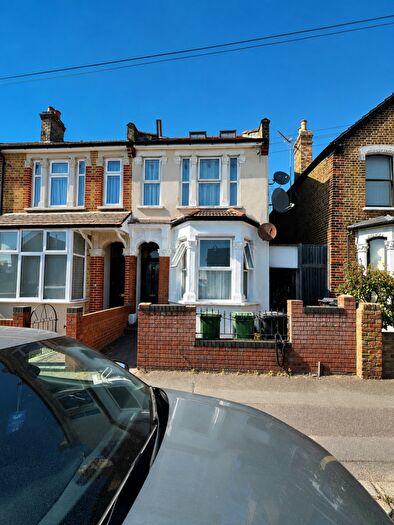 2 Bedroom Flat For Sale In Albert Road, London, London, E17