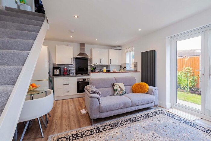 1 Bedroom End Of Terrace House For Sale In Bruce Close, Cippenham, SL1