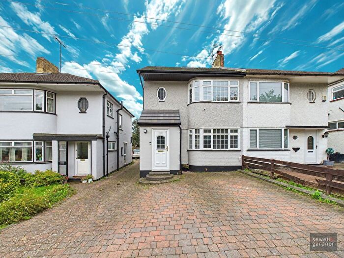 5 Bedroom Semi-detached House For Sale In Watford Road, Croxley Green, Rickmansworth, WD3
