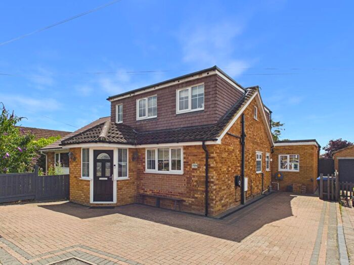 4 Bedroom Semi Detached House For Sale In Stockwell Avenue, Wootton, NN4