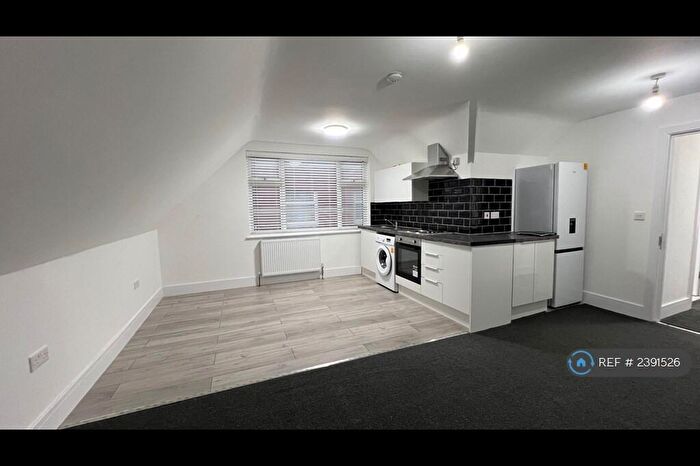 Studio To Rent In Marlands Road, Clayhall, IG5