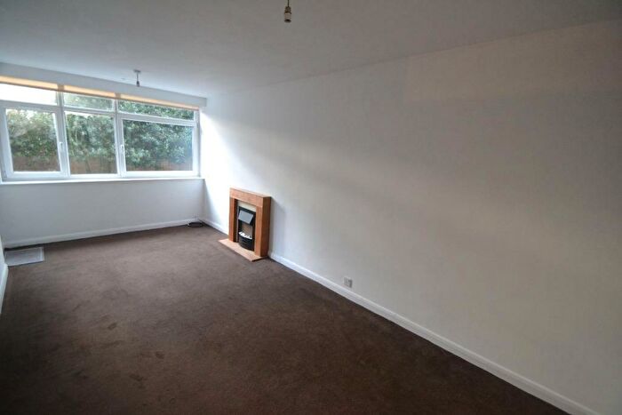 1 Bedroom Flat To Rent In Wilford Lane, Nottingham, NG2