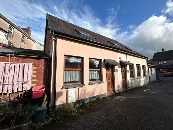 2 Bedroom Property To Rent In Watton, Brecon, LD3