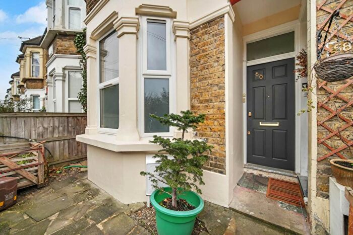 2 Bedroom Flat For Sale In Twickenham Road, London, E11