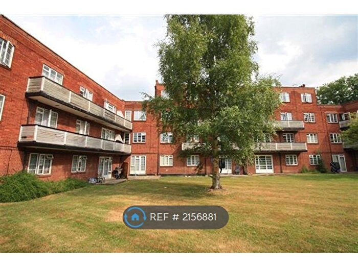 3 Bedroom Flat To Rent In Garden Close, Ruislip, HA4