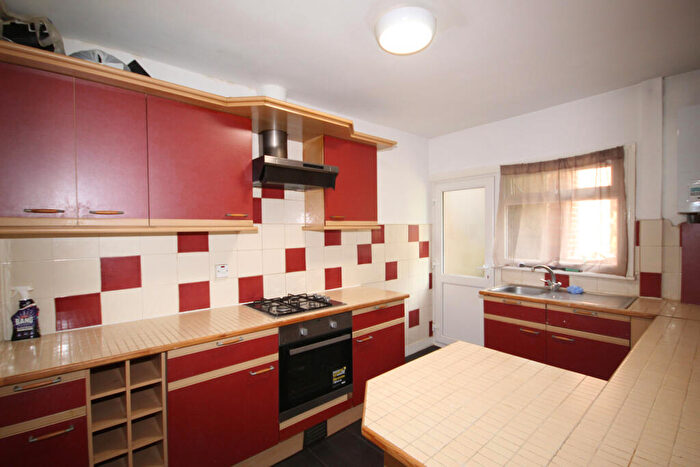 2 Bedroom Flat To Rent In Malvern Court, Alexandra Avenue, Harrow, Middlesex, HA2