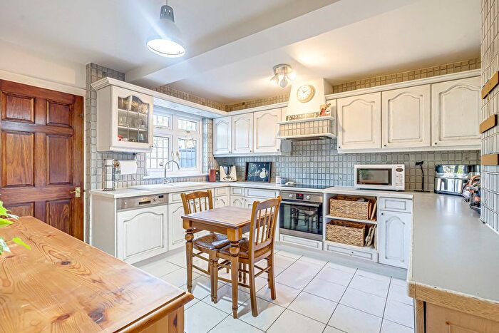 5 Bedroom Detached House For Sale In Benfleet Road, Benfleet, SS7