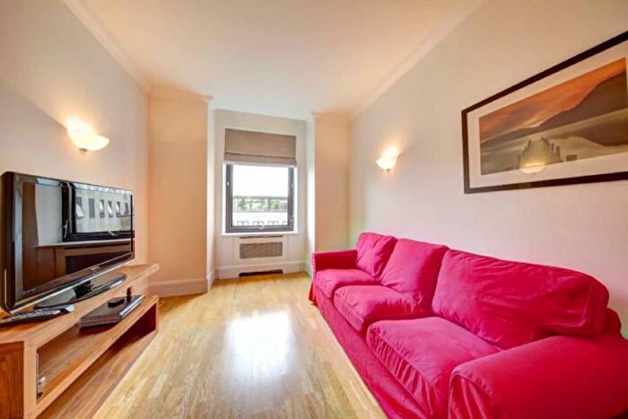 2 Bedroom Flat To Rent In Belvedere Road, London, SE1