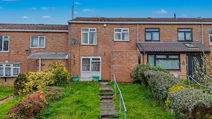 3 Bedroom Terraced House For Sale In Firth Drive, Birmingham, B14