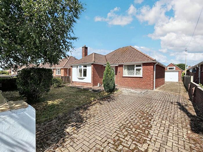 3 Bedroom Detached Bungalow For Sale In Newlands Copse, Blackfield, SO45