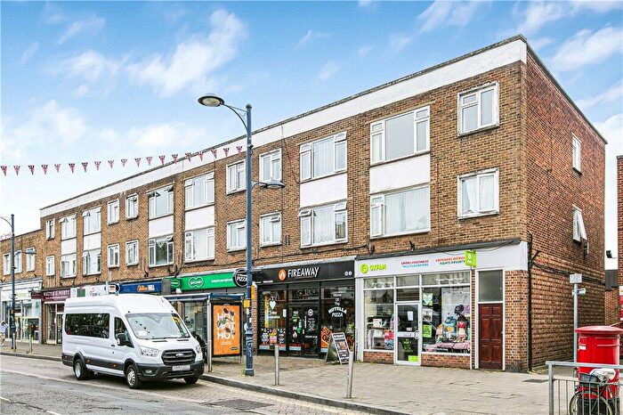 2 Bedroom Apartment For Sale In Station Road, Addlestone, Surrey, KT15