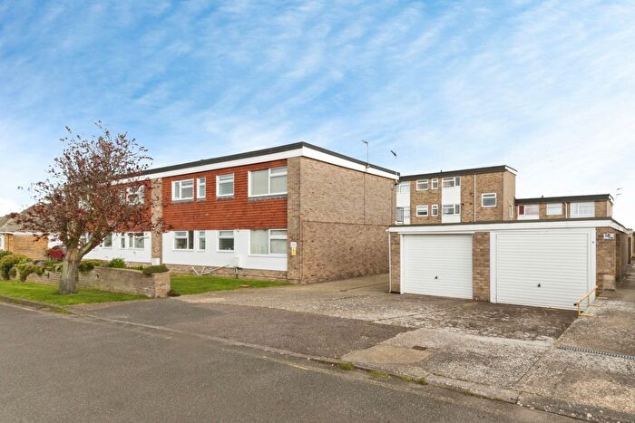 2 Bedroom Flat For Sale In Easton Way, Frinton-On-Sea, Essex, CO13