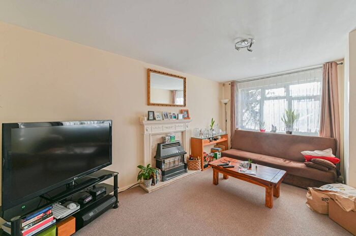 4 Bedroom Terraced House For Sale In Heathfield Drive, Mitcham, CR4