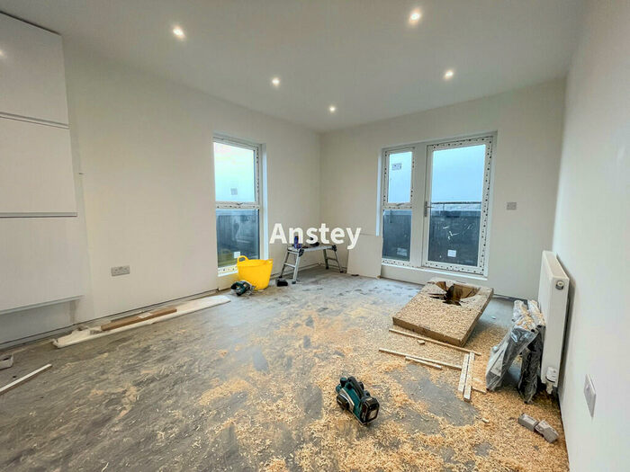 2 Bedroom Flat To Rent In Portswood Road, Southampton, SO17