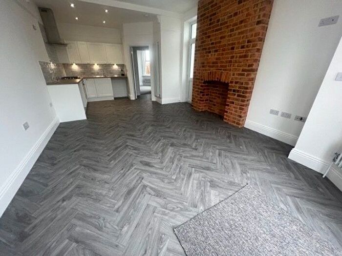 1 Bedroom Flat To Rent In Irving Road, Bournemouth, BH6