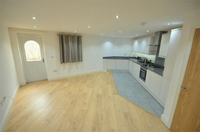 2 Bedroom Flat To Rent In Church Street, Walton-On-Thames, Surrey, KT12