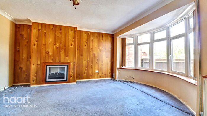4 Bedroom Semi-Detached House For Sale In Kirkstead Road, Bury St Edmunds, IP33