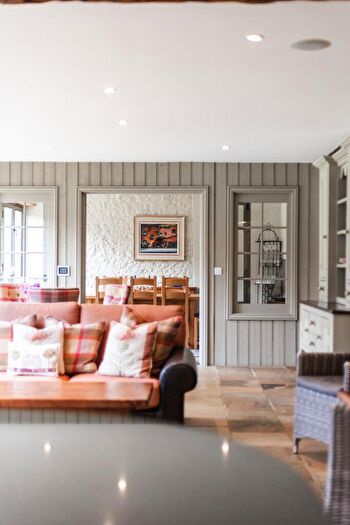 4 Bedroom Barn Conversion For Sale In Heacham, PE31