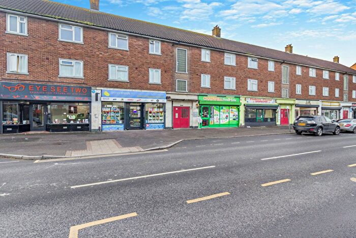 2 Bedroom Flat For Sale In River View, Chadwell St. Mary, Grays, RM16