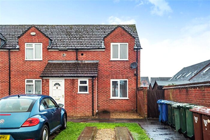 2 Bedroom Terraced House To Rent In The Phelps, Kidlington, Oxfordshire, OX5