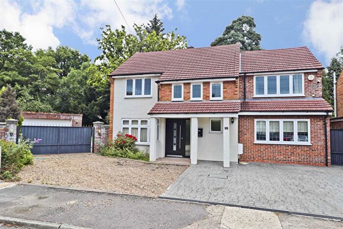 4 Bedroom Detached House To Rent In Witney Close, Ickenham, UB10