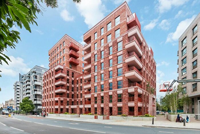 4 Bedroom Duplex To Rent In Quest House, Blackwall Reach, E14