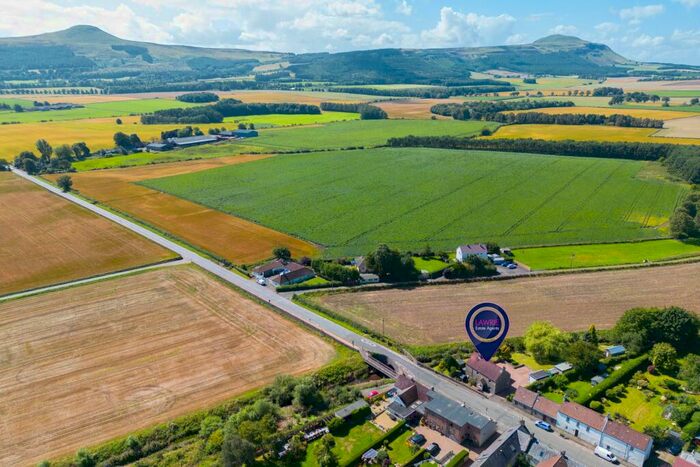 3 Bedroom Detached House For Sale In Main Street, Dunshalt, KY14