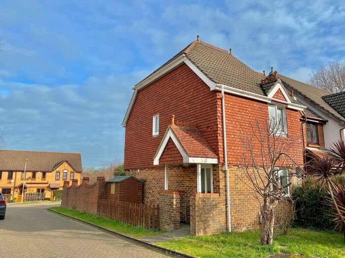 2 Bedroom Semi-Detached House To Rent In Clydesdale Road, Whiteley, Fareham PO15