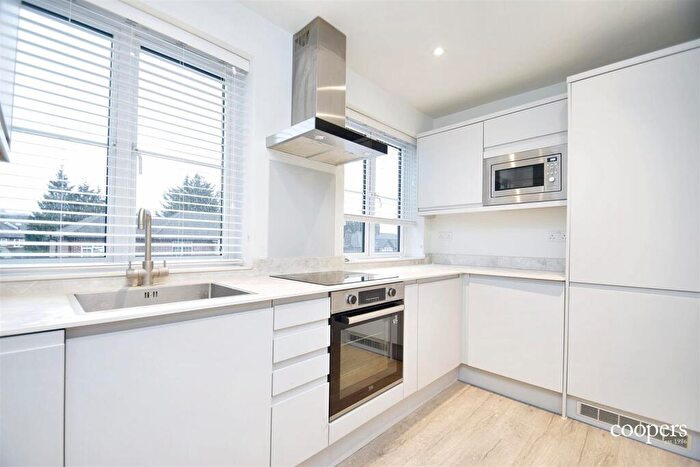 2 Bedroom Apartment To Rent In Serpentine Court, Northwood, HA6