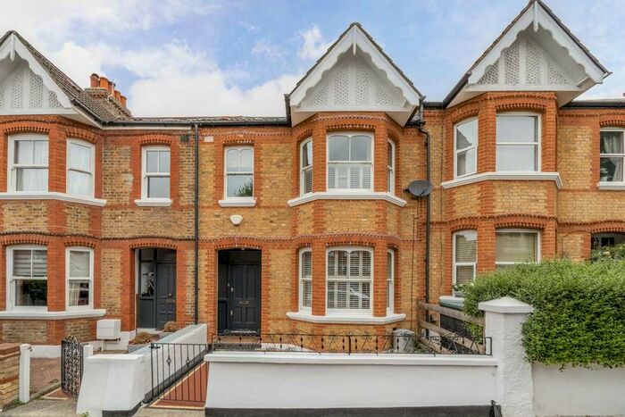 4 Bedroom Property To Rent In Wellington Road, London, W5