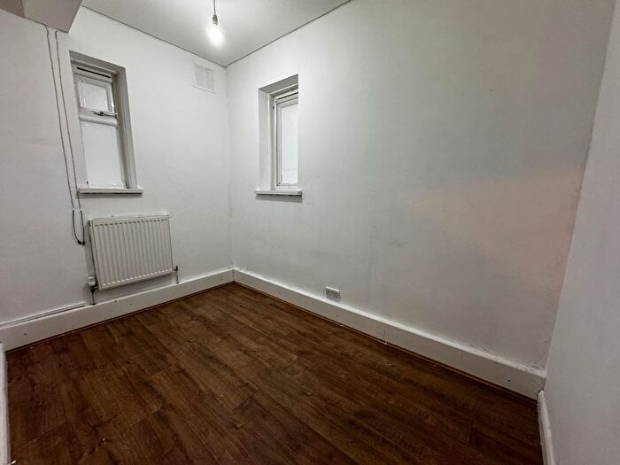 1 Bedroom Flat To Rent In Davidson Road, Croydon, CR0