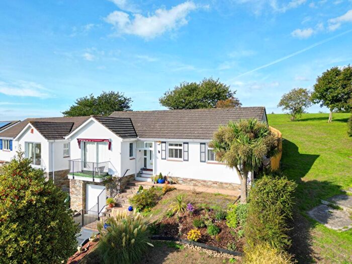 2 Bedroom Detached House For Sale In Quarry Close, Bideford, EX39