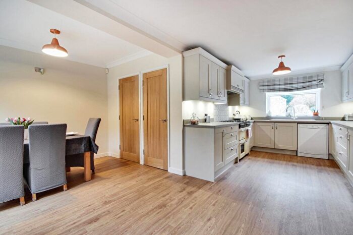 4 Bedroom Detached House For Sale In Studley Crescent, Longfield, Kent, DA3