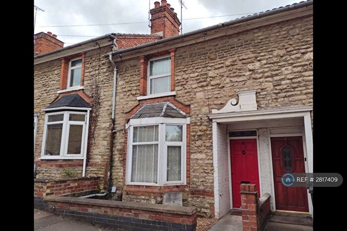 3 Bedroom Terraced House To Rent In Harborough Road, Rushden, NN10