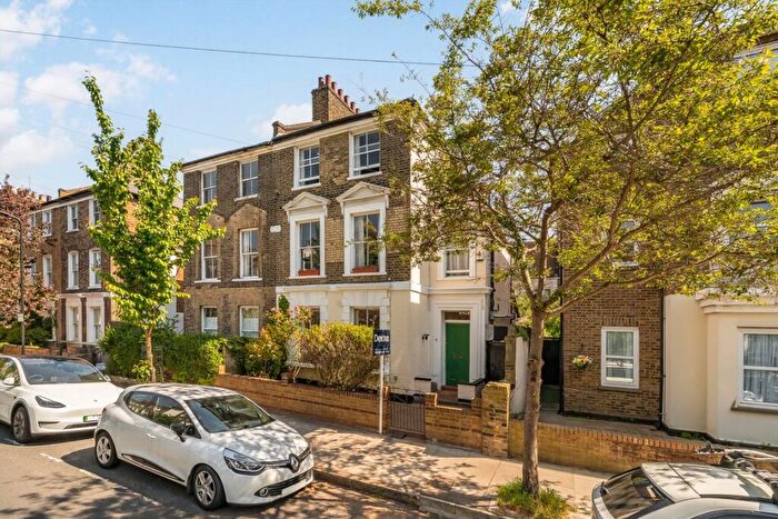 4 Bedroom House To Rent In Horton Road, London Fields, E8