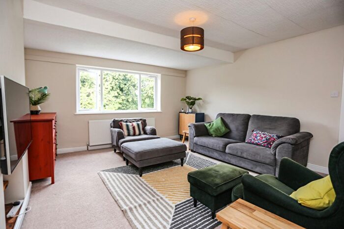 2 Bedroom Flat For Sale In Lea Road, Heaton Moor, Stockport, SK4