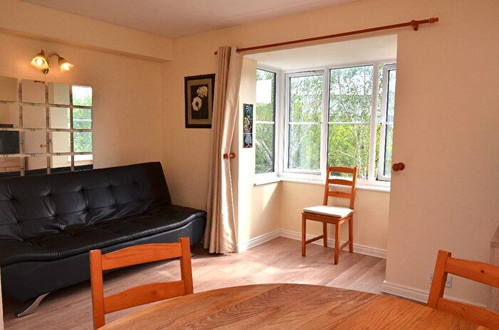 1 Bedroom Flat To Rent In Vexil Close, Purfleet-On-Thames, RM19
