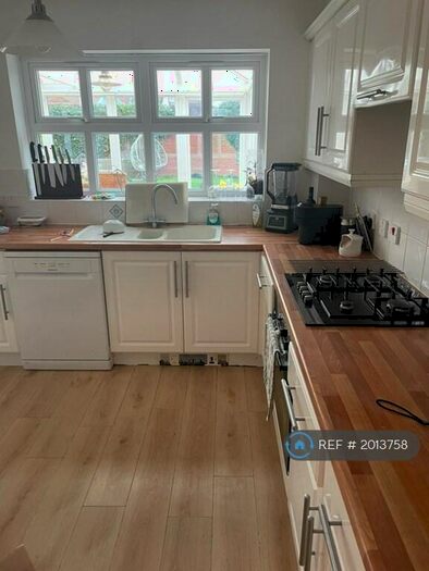 5 Bedroom Detached House To Rent In Bishops Meadow, Sutton Coldfield, B75