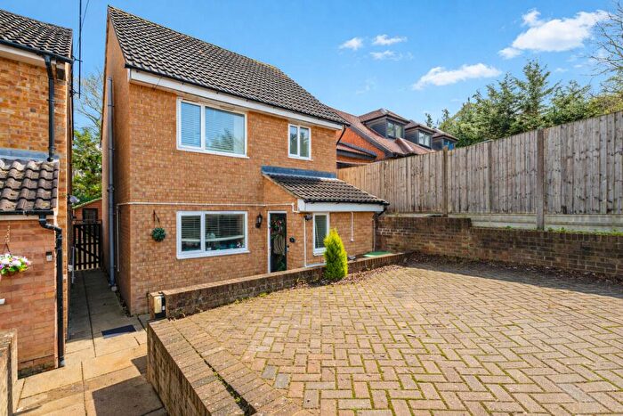 3 Bedroom Detached House For Sale In Park Field, Markyate, St. Albans, Hertfordshire, AL3