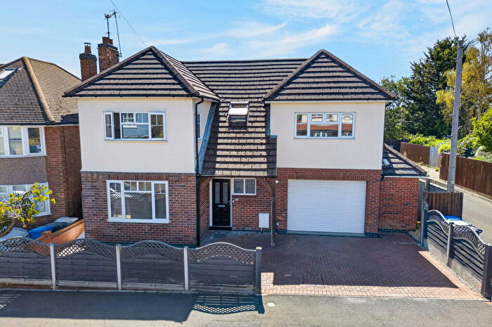 4 Bedroom Detached House For Sale In Pipers Hill Road, Kettering, NN15