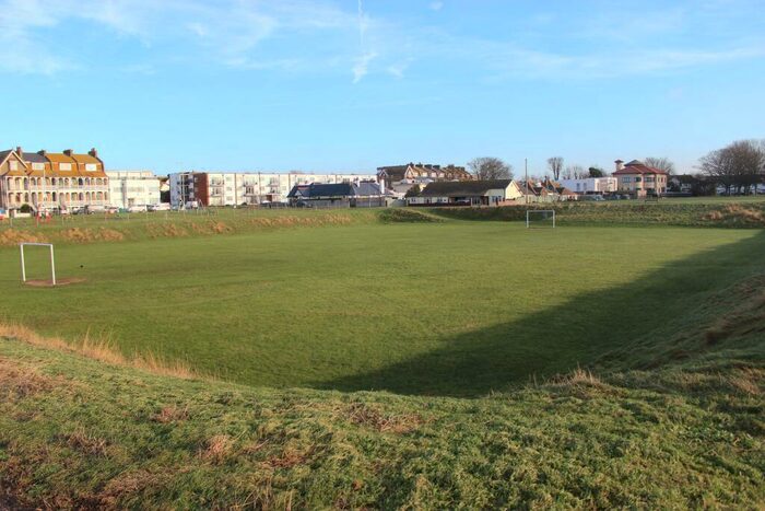 3 Bedroom Flat To Rent In Canterbury Road, Brooksend, CT7