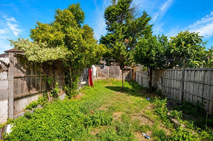 3 Bedroom Terraced House To Rent In Holland Road, London, E6